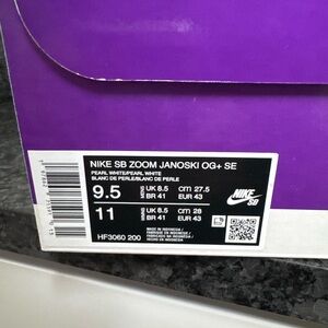Nike SB Zoom Janoski OG+ SE in Pearl White